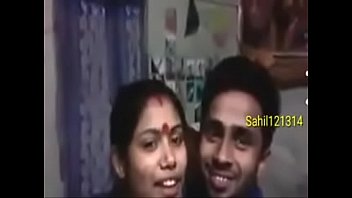 sonu didi ko fuck karnewala ki bahan dusre se chudati hui.leaked video