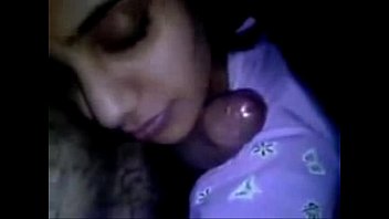 Indian girl is a good suck - KALPORN.COM