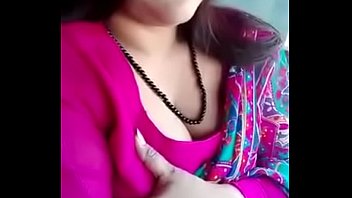 Big boobs aunty squeezing her boobs in car