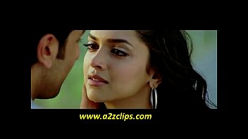 Deepika padukone kissing ranbir kapoor in bachna ae haseeno