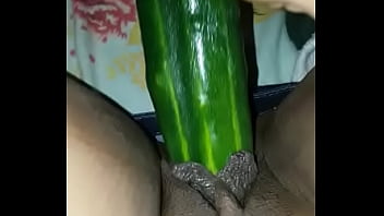 Le gusta mucho el pepino