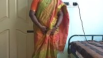 Indian desi maid to show her natural tits to home owner